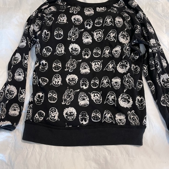 Marvel reversible avengers black sweatshirt - Picture 3 of 5